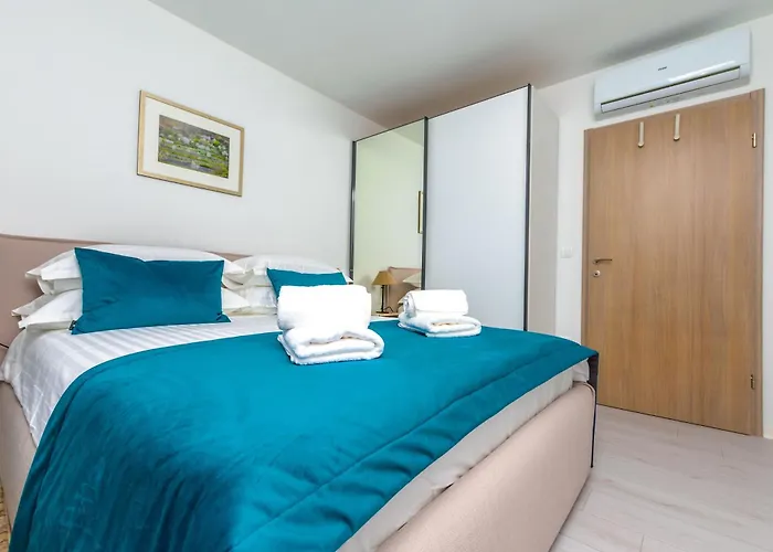Villa Modern Casa Di Lucija With Heated Pool, Near Airport, Own Parking *