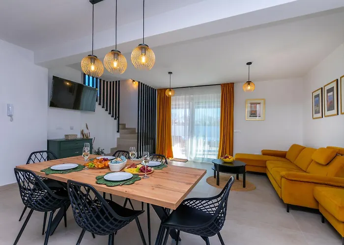 Modern Casa Di Lucija With Heated Pool, Near Airport, Own Parking Villa Murvica (Policnik)