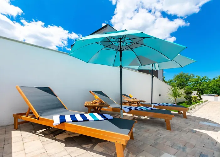 Modern Casa Di Lucija With Heated Pool, Near Airport, Own Parking * Murvica (Policnik)