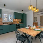 Modern Casa Di Lucija With Heated Pool, Near Airport, Own Parking Villa
