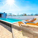 Modern Casa Di Lucija With Heated Pool, Near Airport, Own Parking Villa
