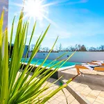 Villa Modern Casa Di Lucija With Heated Pool, Near Airport, Own Parking