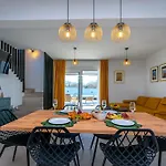 Modern Casa Di Lucija With Heated Pool, Near Airport, Own Parking