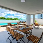 Villa Modern Casa Di Lucija With Heated Pool, Near Airport, Own Parking Murvica (Policnik)