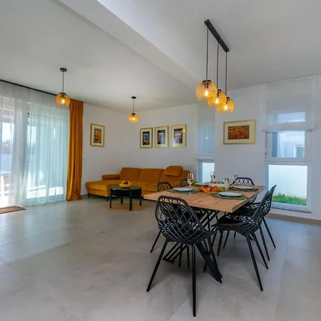 Villa Modern Casa Di Lucija With Heated Pool, Near Airport, Own Parking