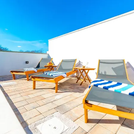 Modern Casa Di Lucija With Heated Pool, Near Airport, Own Parking Villa Murvica (Policnik)