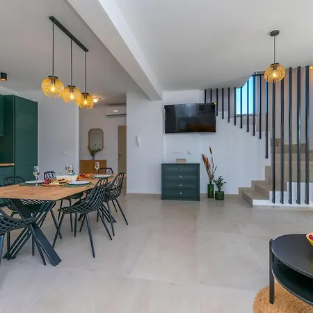 Modern Casa Di Lucija With Heated Pool, Near Airport, Own Parking Murvica (Policnik)