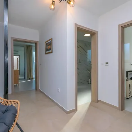 Villa Modern Casa Di Lucija With Heated Pool, Near Airport, Own Parking *