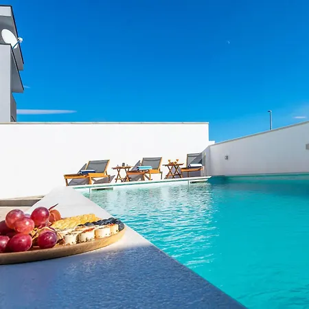 Villa Modern Casa Di Lucija With Heated Pool, Near Airport, Own Parking Murvica (Policnik)