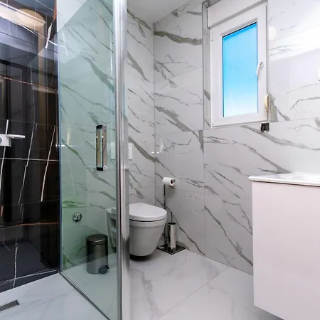 Modern Casa Di Lucija With Heated Pool, Near Airport, Own Parking Villa