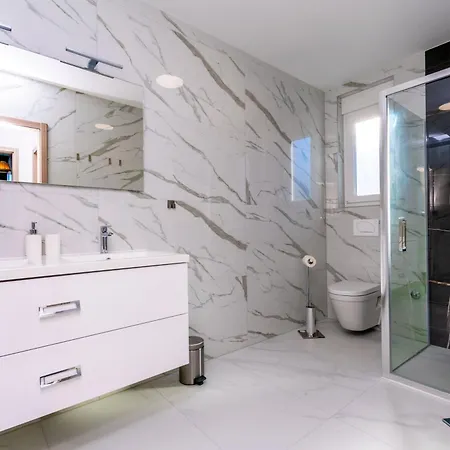 Modern Casa Di Lucija With Heated Pool, Near Airport, Own Parking Villa Murvica (Policnik)