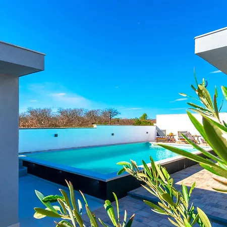 Villa Modern Casa Di Lucija With Heated Pool, Near Airport, Own Parking Murvica (Policnik)