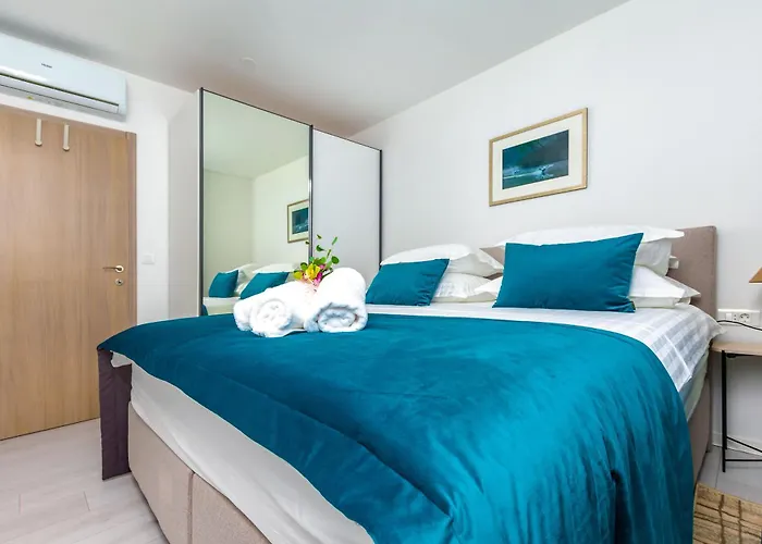 Vila Modern Casa Di Lucija With Heated Pool, Near Airport, Own Parking *
